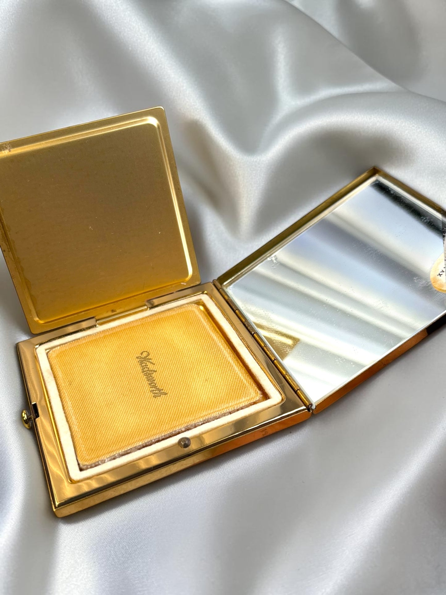 Vintage Wadsworth Bird Powder Compact | 1940s–1950s Gold Tone Vanity Compact