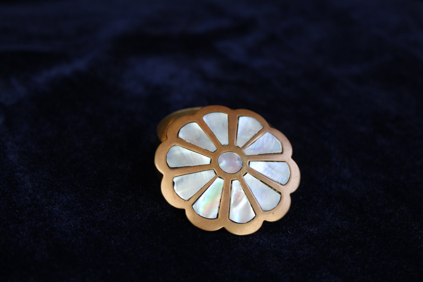 Moonlight Daisy Mother of Pearl Brass Ring Box