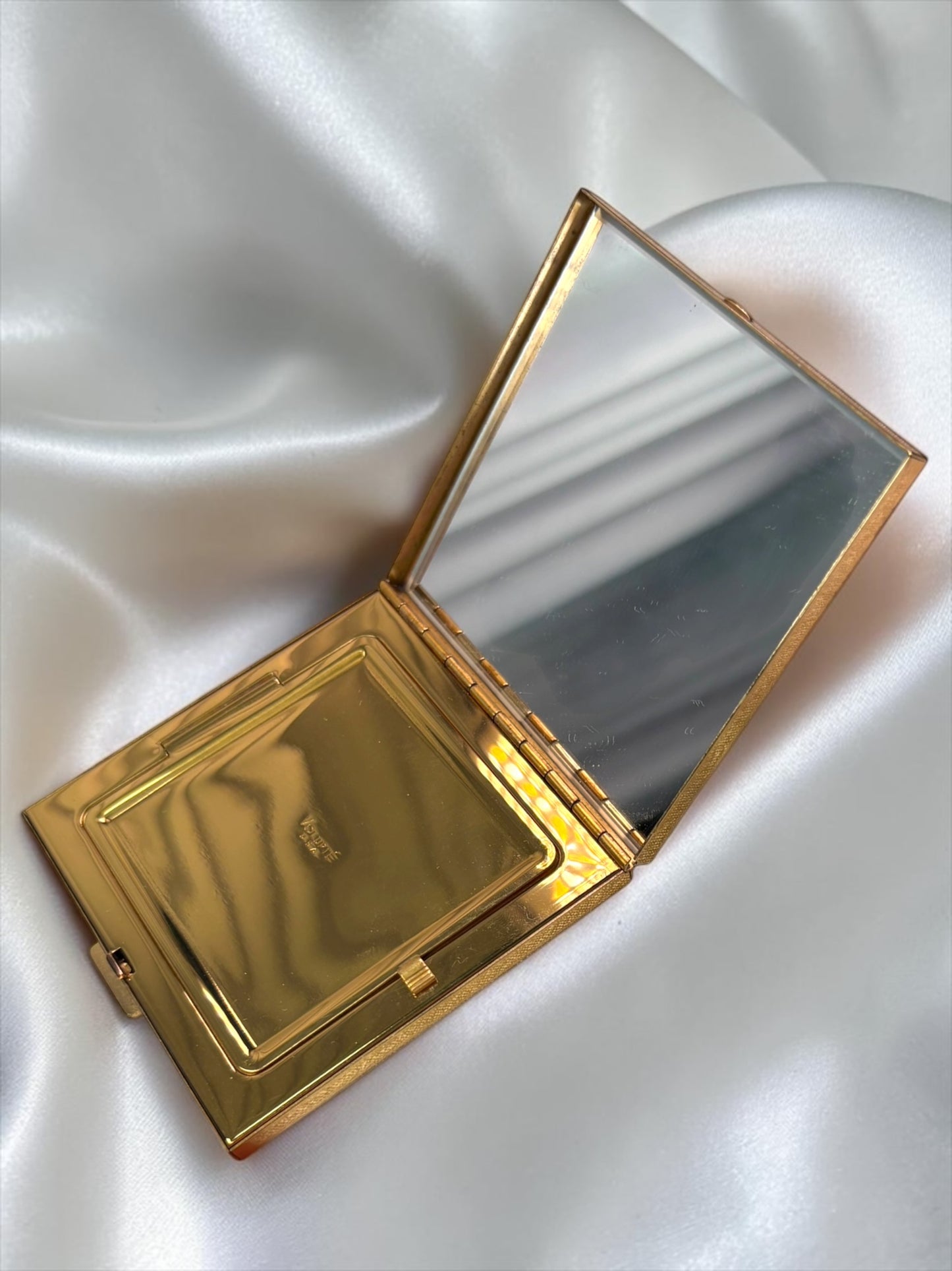 1950s Volupté Powder Compact | Gold Tone Starburst Vanity Compact