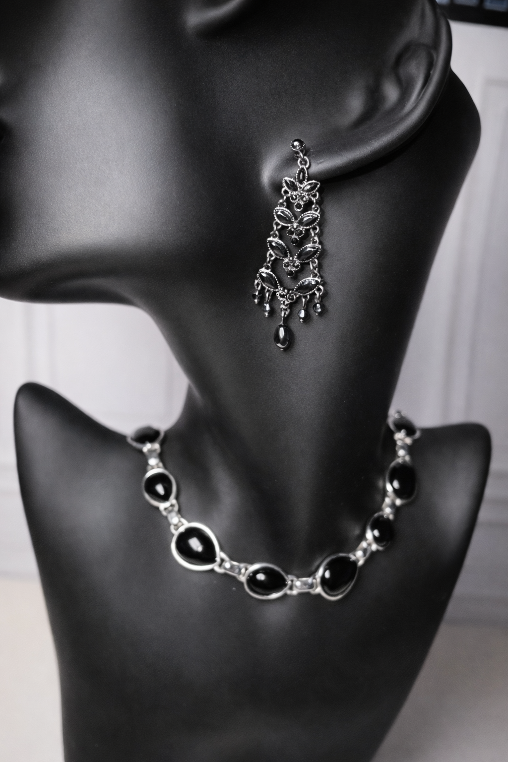 Sultry eye catching vintage jeweled Earrings
