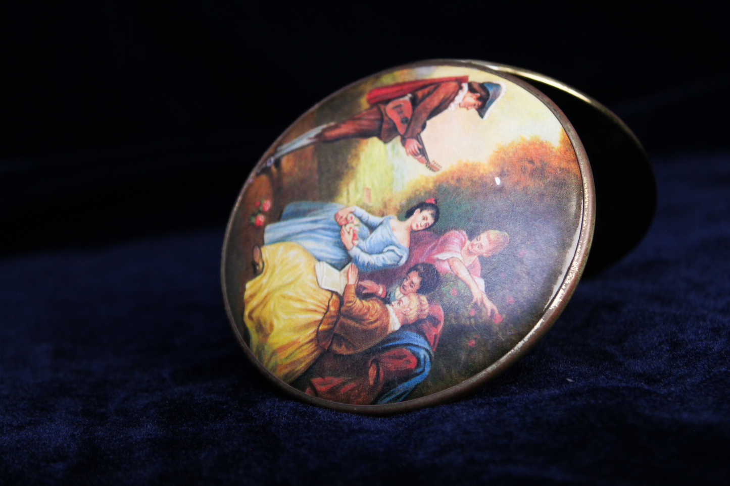 Vintage 1940s West Germany Courting Scene Mirror Compact | Romantic Rococo Vanity Mirror