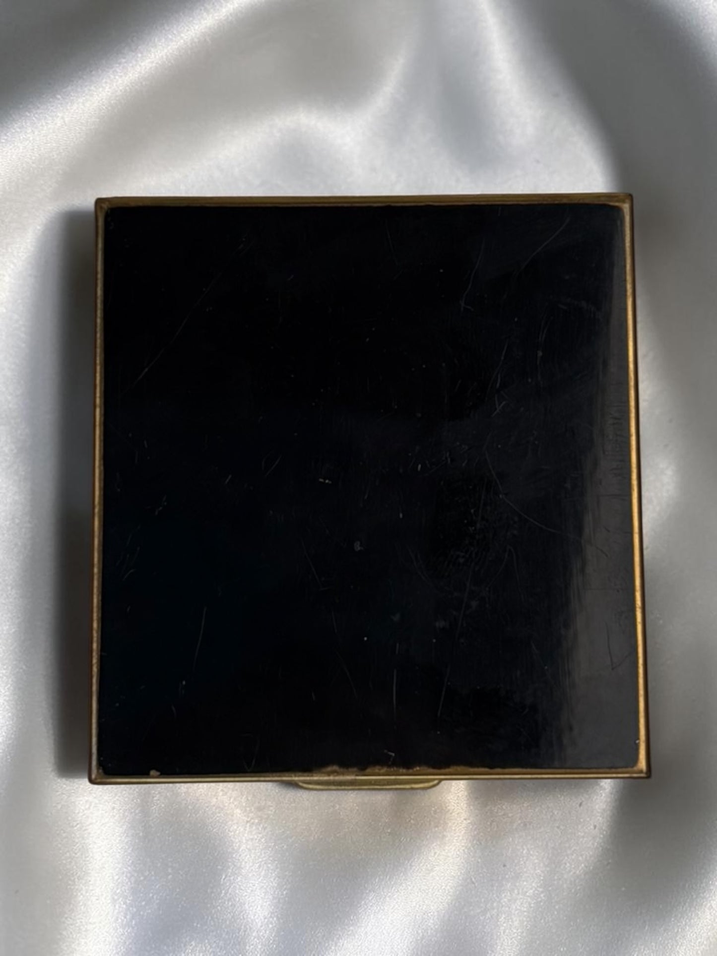 Vintage 1940s Black Enamel Compact with Floral Basket Motif – Original Rouge & Lip Product