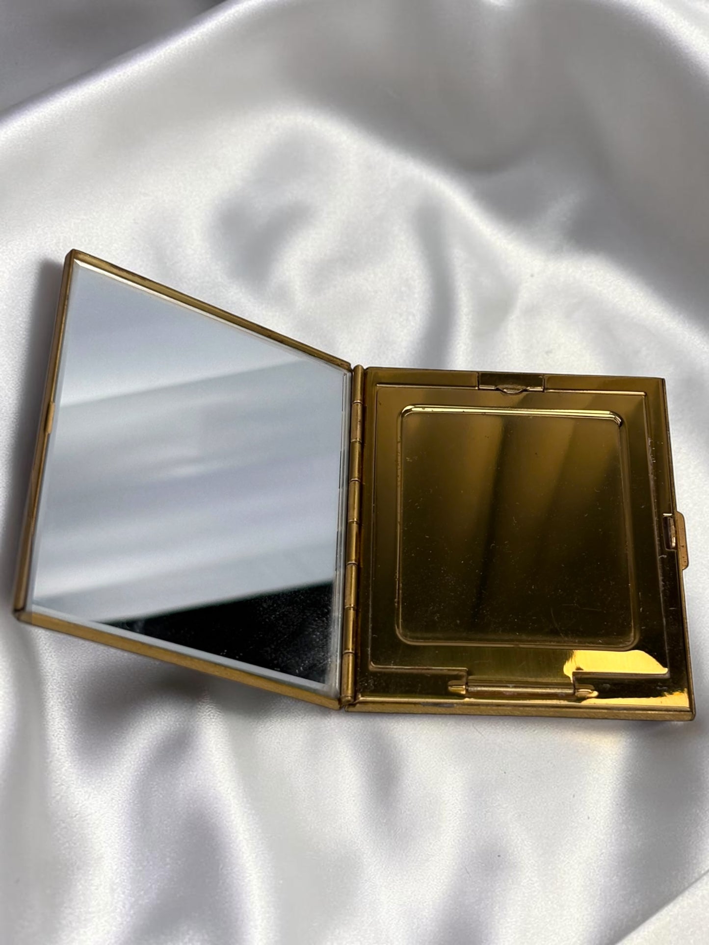 Vintage 1940s Guilloché Enamel Compact – Hand-Painted Rose Design, Fifth Avenue