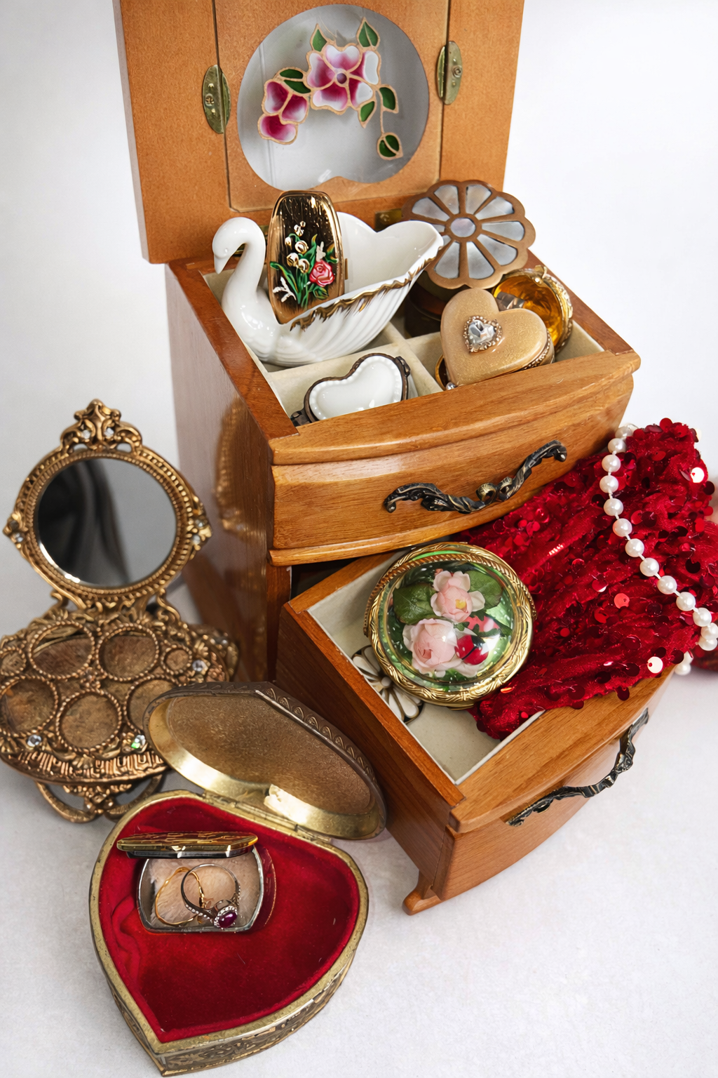 Vanity jewelry holders