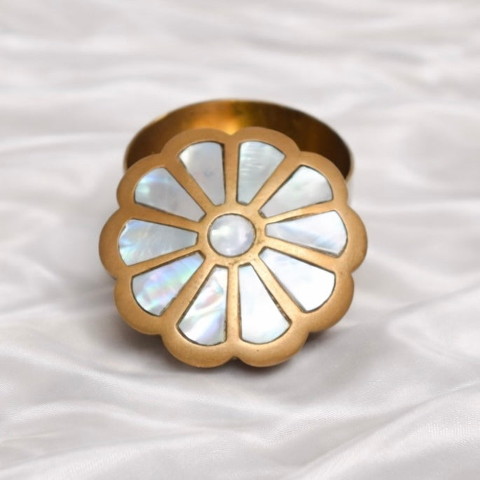 Moonlight Daisy Mother of Pearl Brass Ring Box