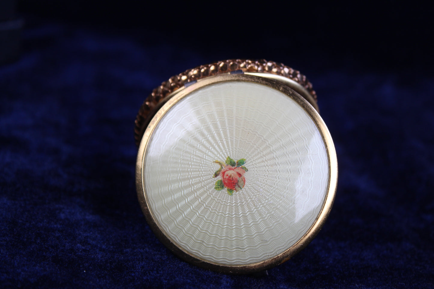 Vintage 1930s–1940s Guilloché Enamel Compact – Gold Tone Mesh Case with Rose Motif – Refillable Powder Compact