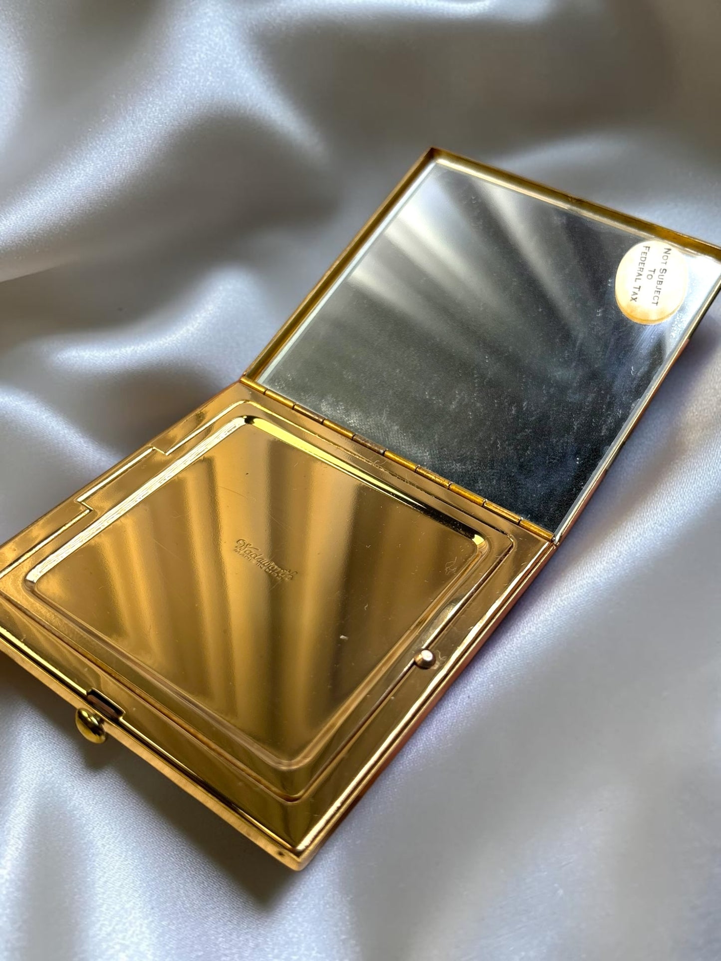 Vintage Wadsworth Bird Powder Compact | 1940s–1950s Gold Tone Vanity Compact