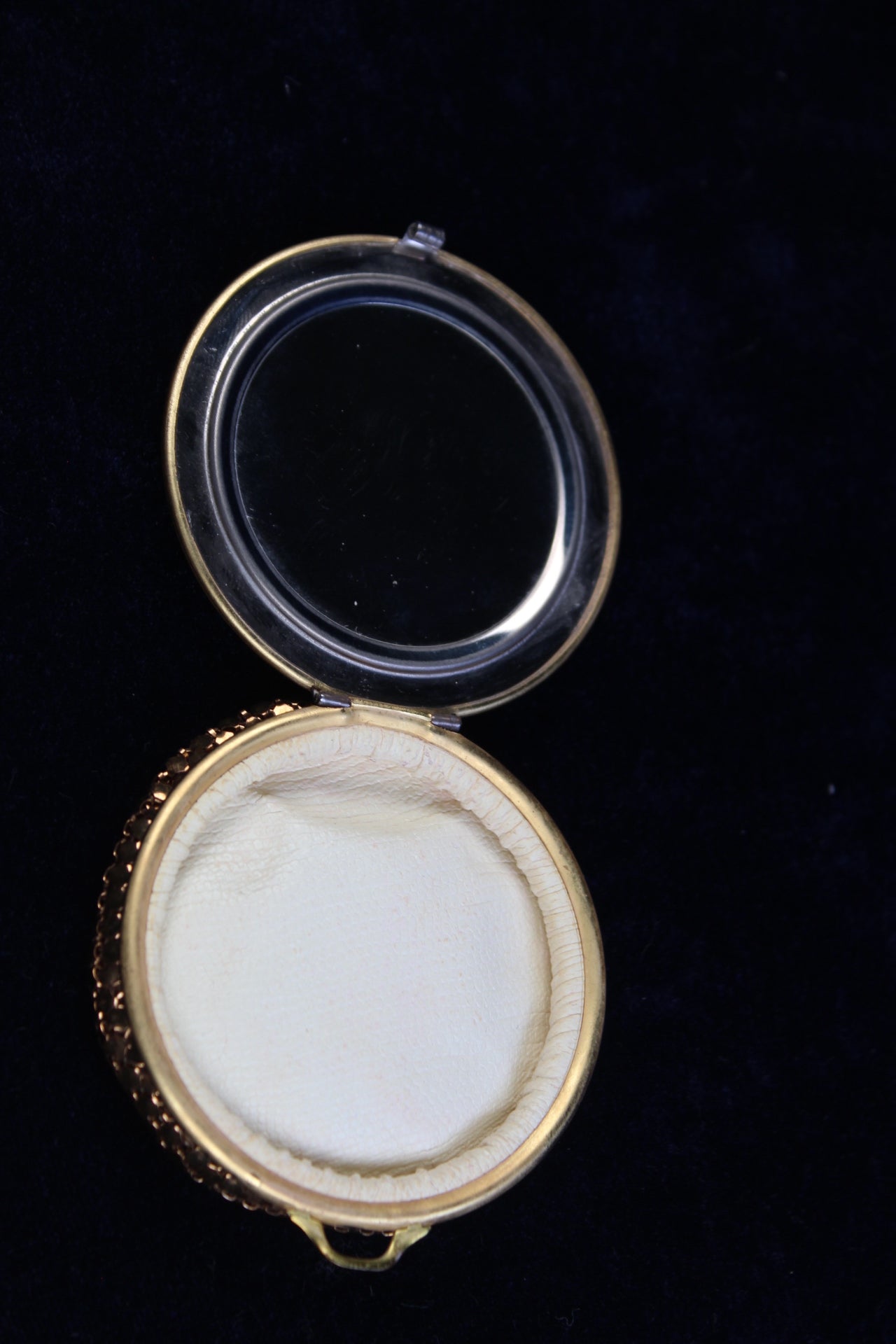 Vintage 1930s–1940s Guilloché Enamel Compact – Gold Tone Mesh Case with Rose Motif – Refillable Powder Compact