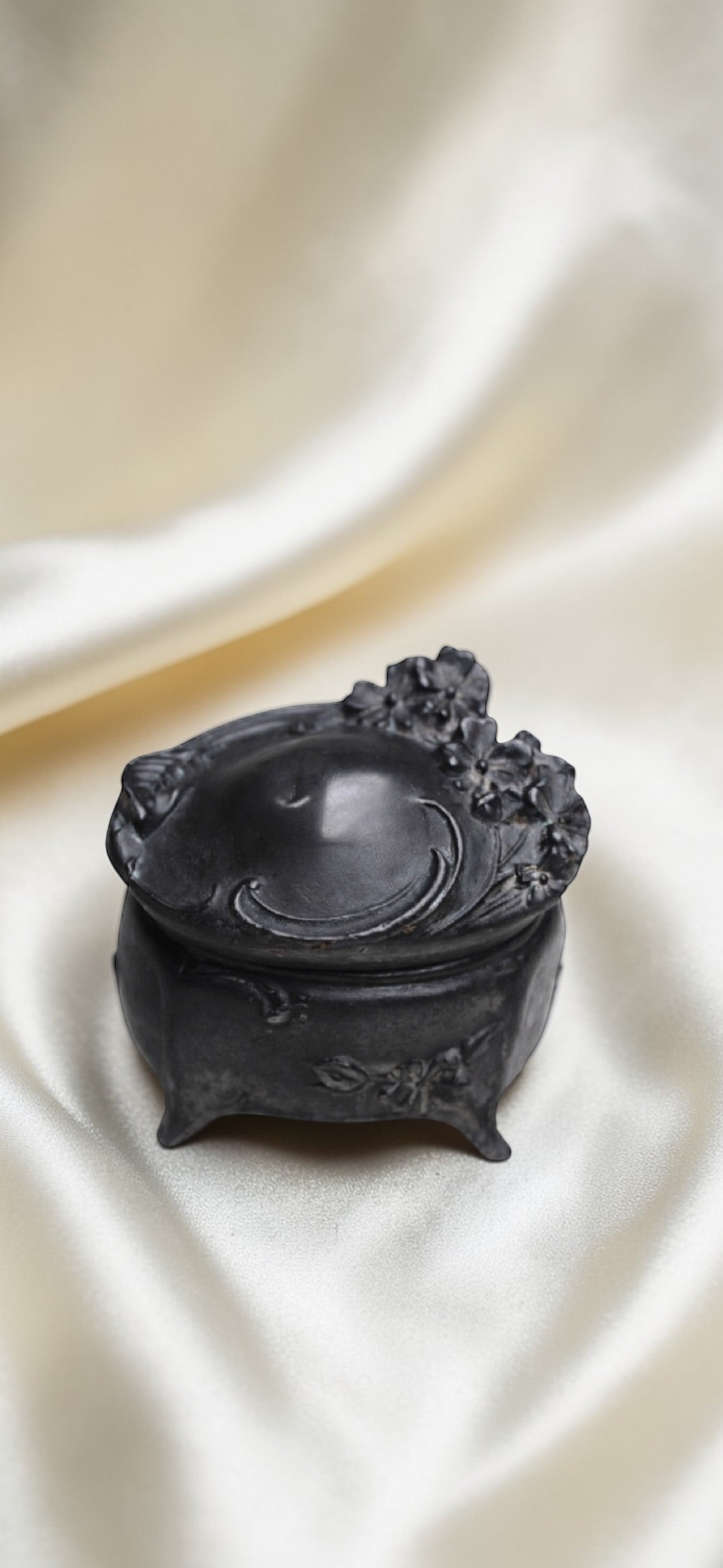 Antique Art Nouveau Floral Metal Trinket Box Vintage Jewelry Keepsake