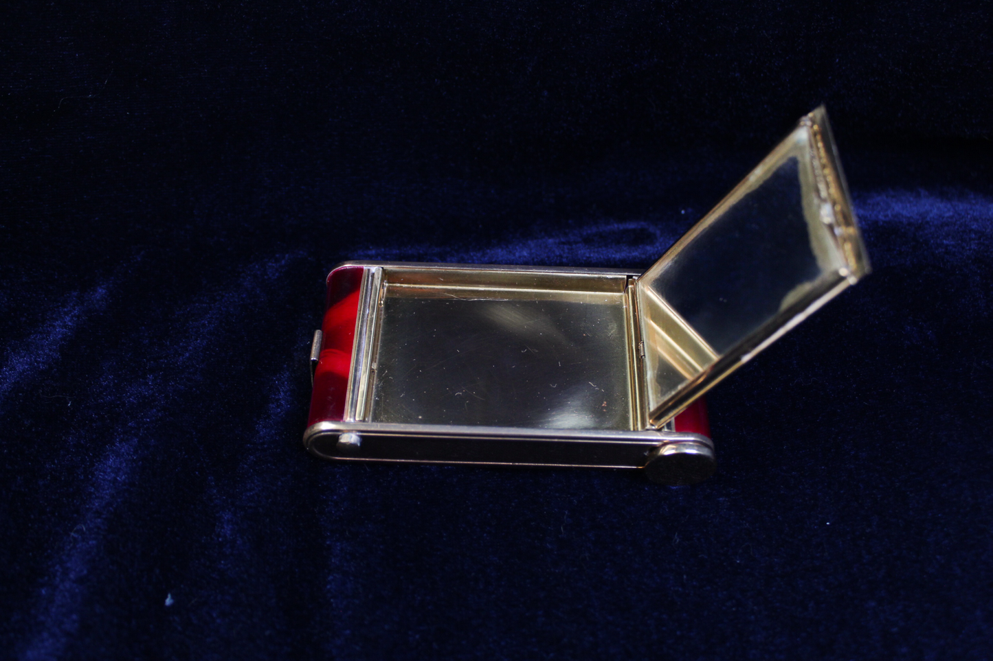 Rare 1940s German Novelty Camera Power Compact & Tortoiseshell Cigarette Holder Set