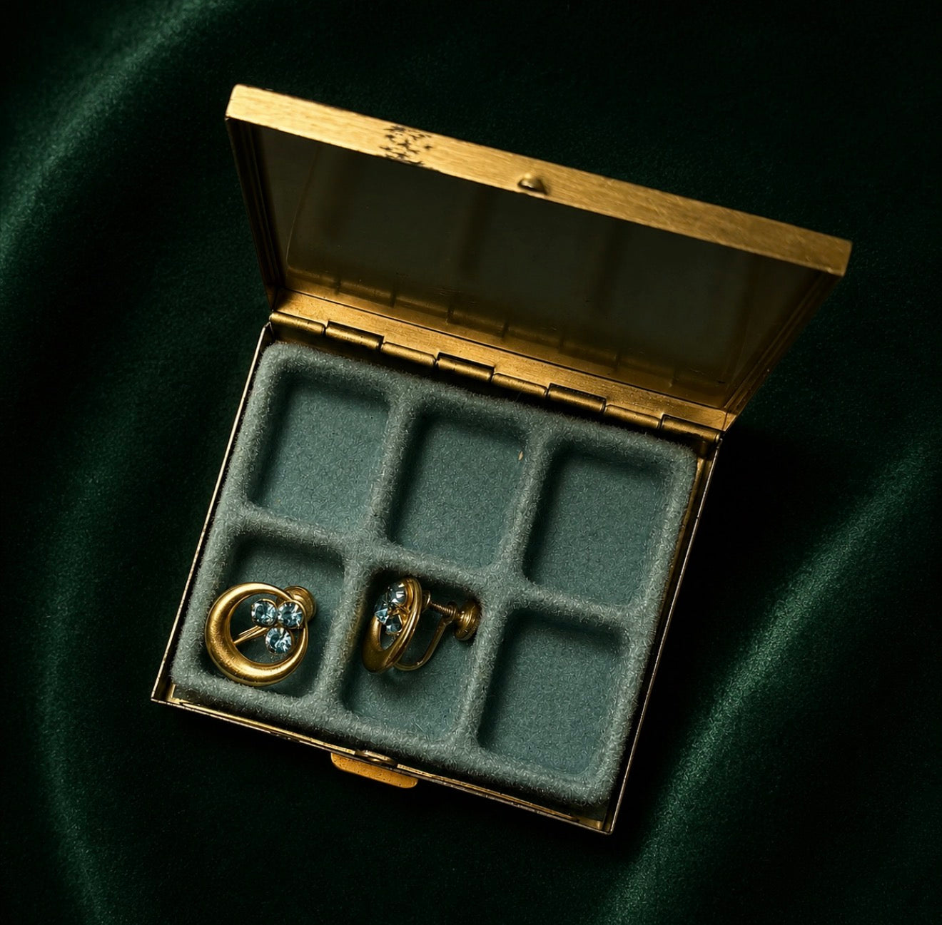 Cherub jewelry holder/ cigarette compact