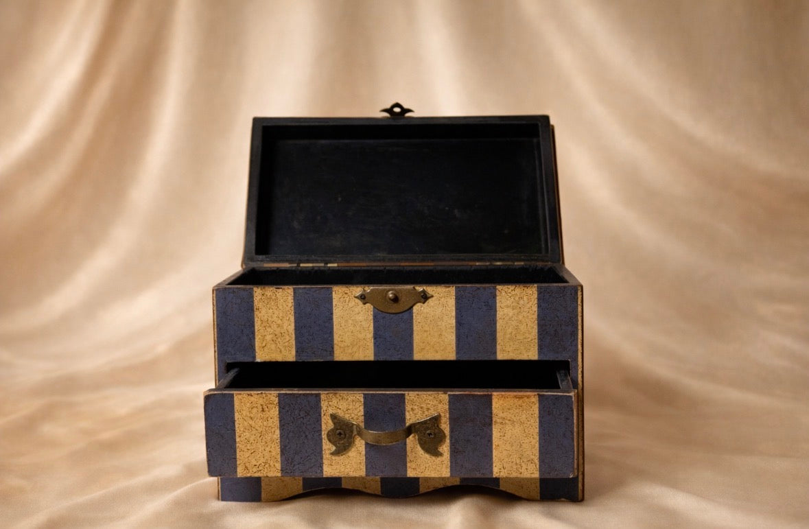 Vintage circus bear jewelry chest