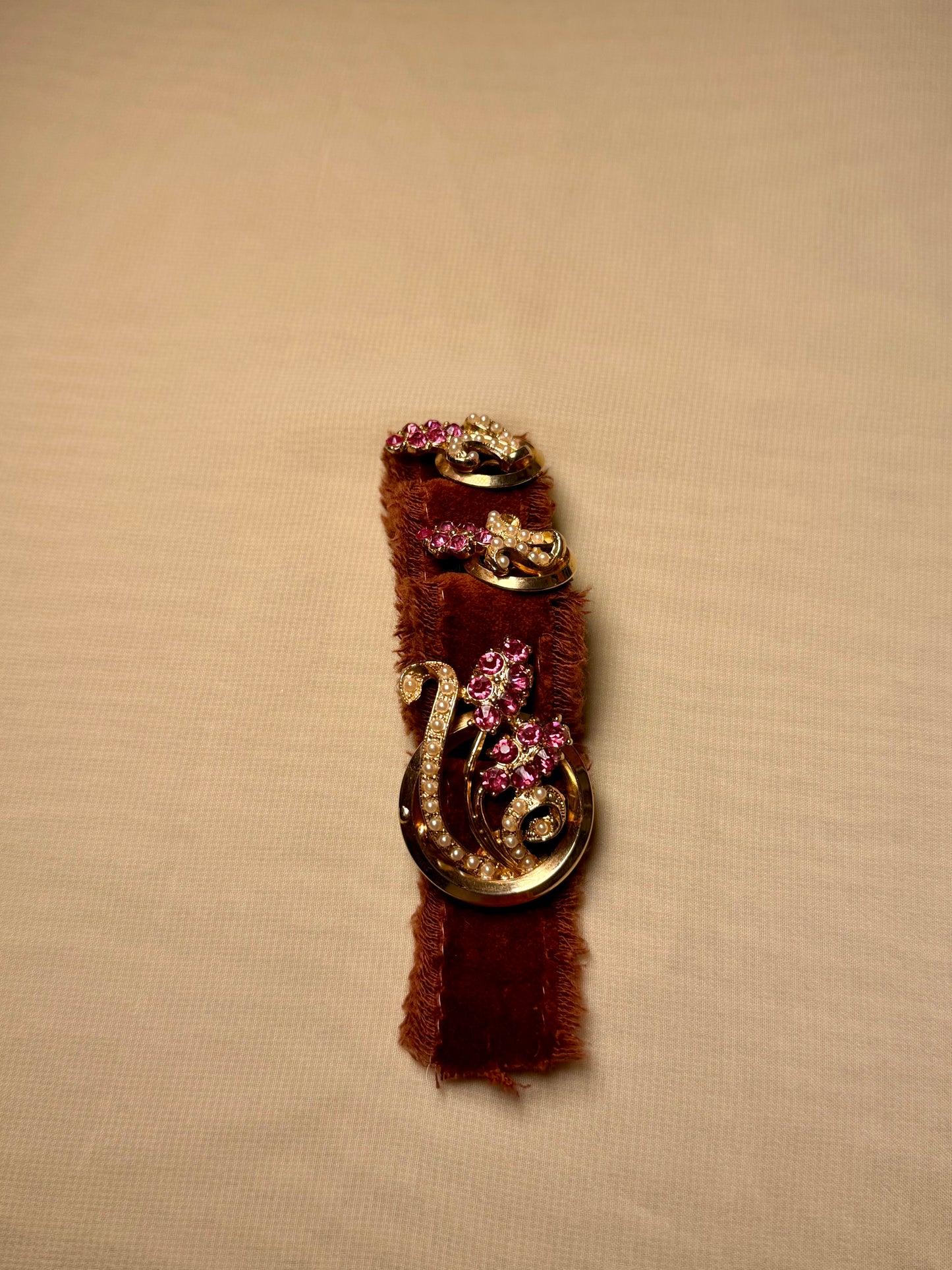 1940s pink Lilly’s retro  brooch & earrings