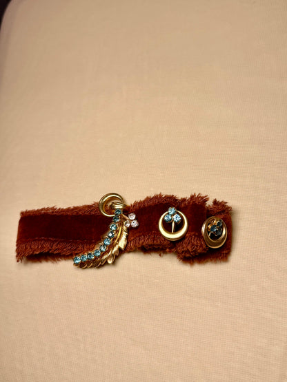 1950s Leaf Gold-Tone Brooch & Earrings
