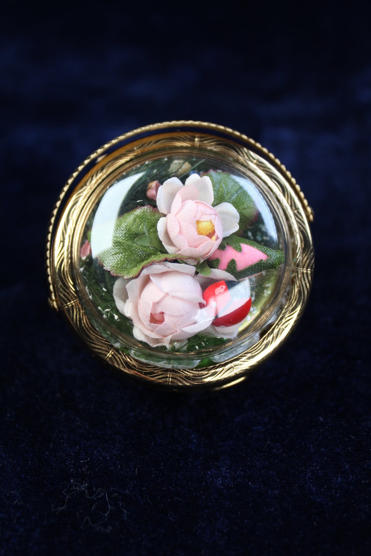 Rare 1940s new old Floral Basket Compact