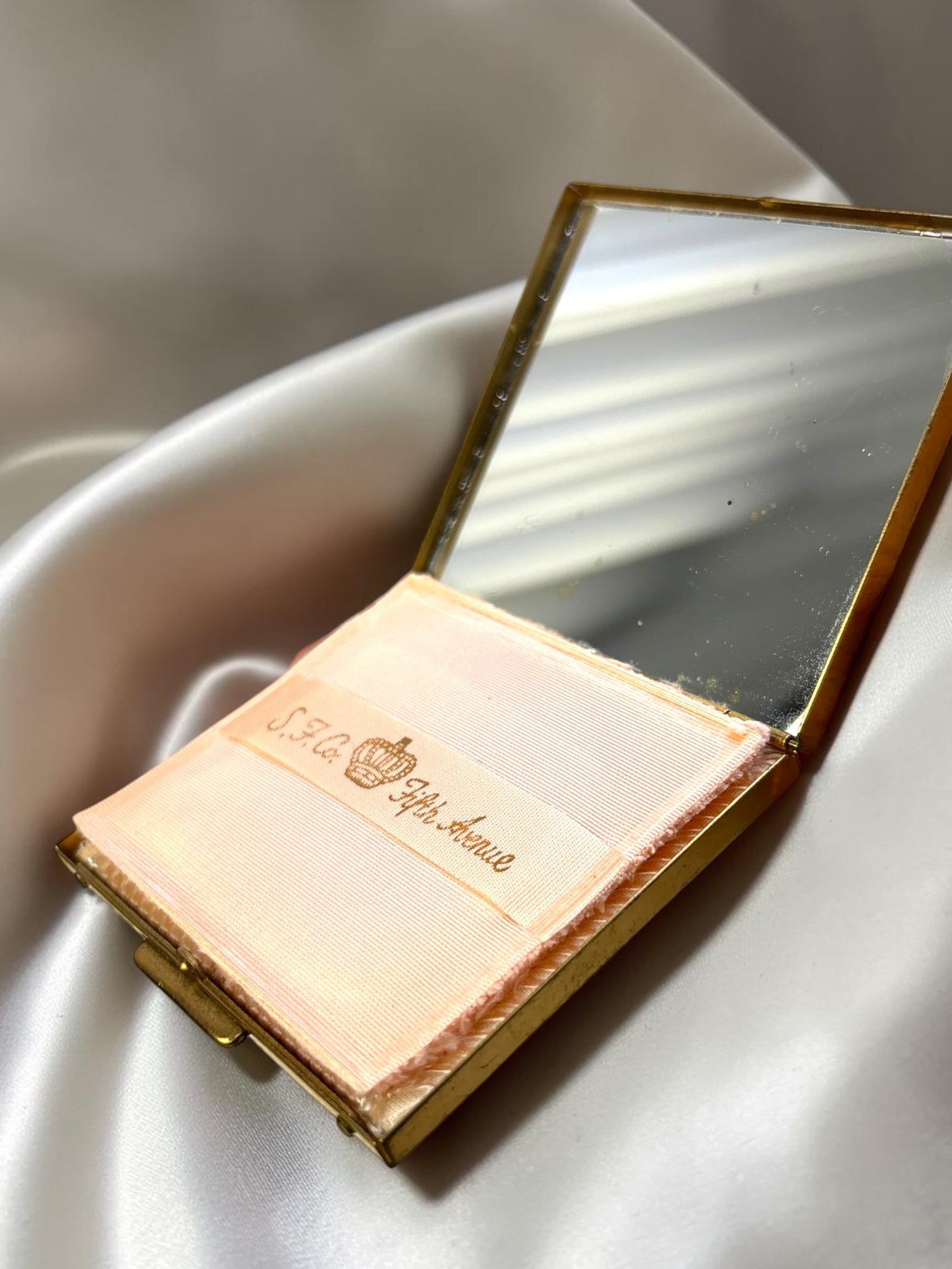 Vintage S.F. Co. Fifth Avenue Gold Tone Compact | 1950s Rhinestone Powder Compact