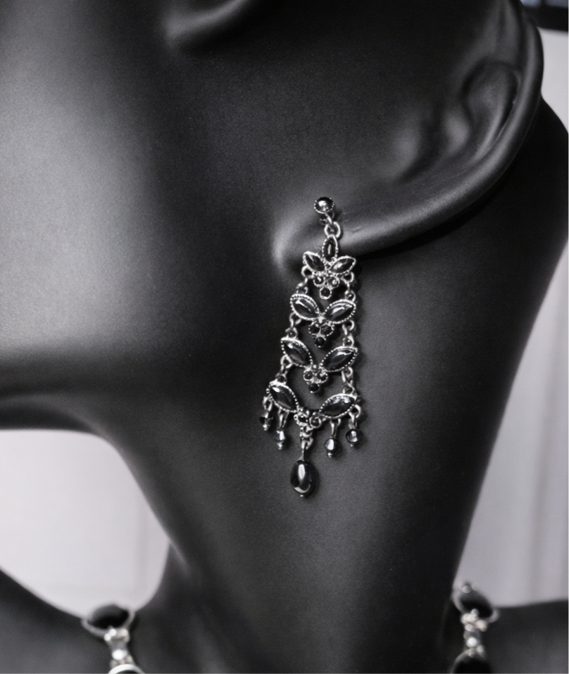 Sultry eye catching vintage jeweled Earrings