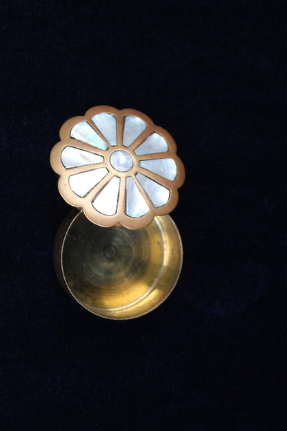 Moonlight Daisy Mother of Pearl Brass Ring Box
