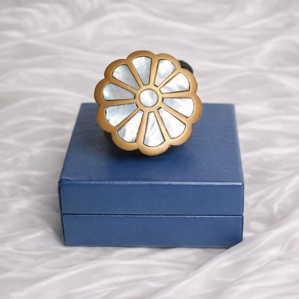 Moonlight Daisy Mother of Pearl Brass Ring Box
