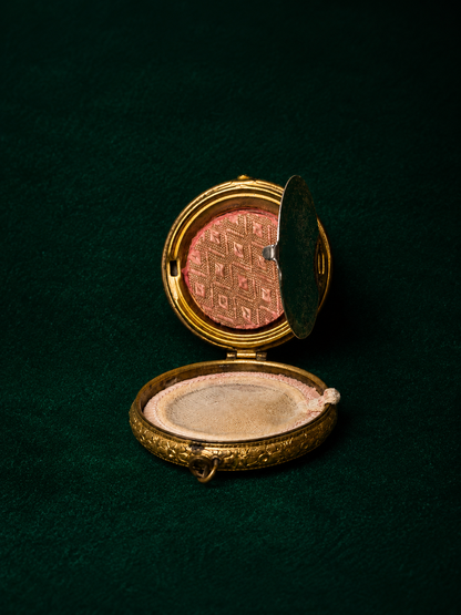 Late 1930’s Vintage Guilloché Compact – Mother & Daughter Silhouette