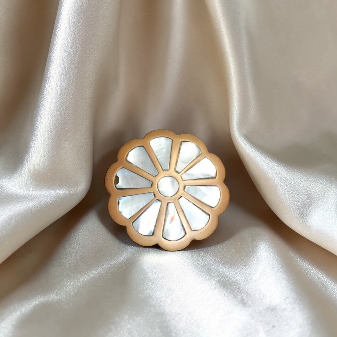Moonlight Daisy Mother of Pearl Brass Ring Box