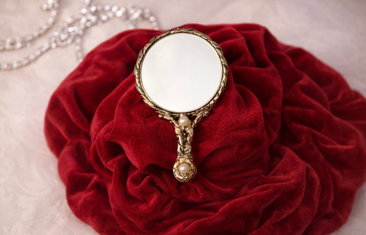 Pearl purse Mirror