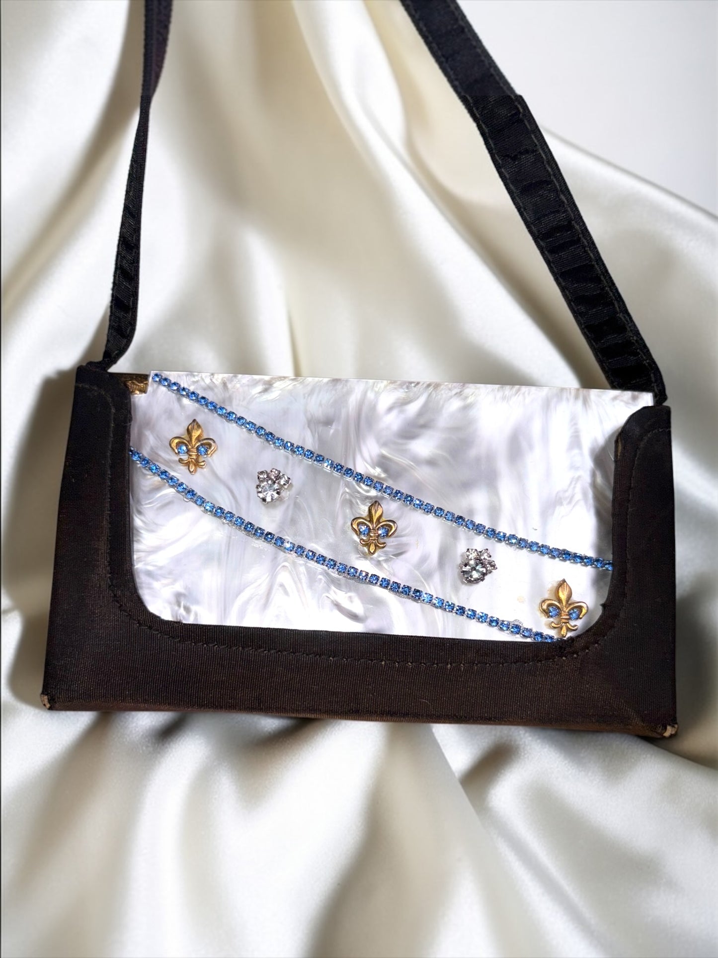 1940s Volupte Carryall Purse Compact – Lucite & Rhinestone