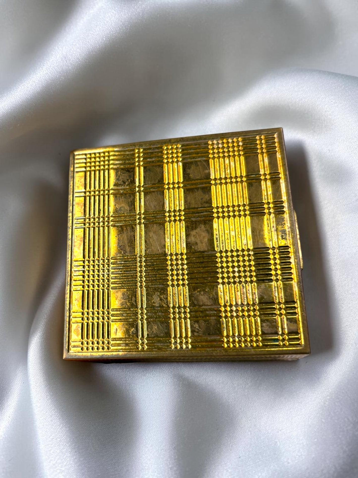 Vintage Mother of Pearl Clock Powder Compact | Mid-Century Gold Tone Vanity Compact
