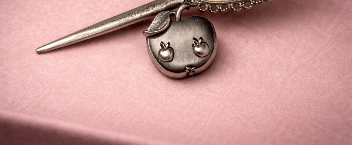 Five-Piece apple Relic