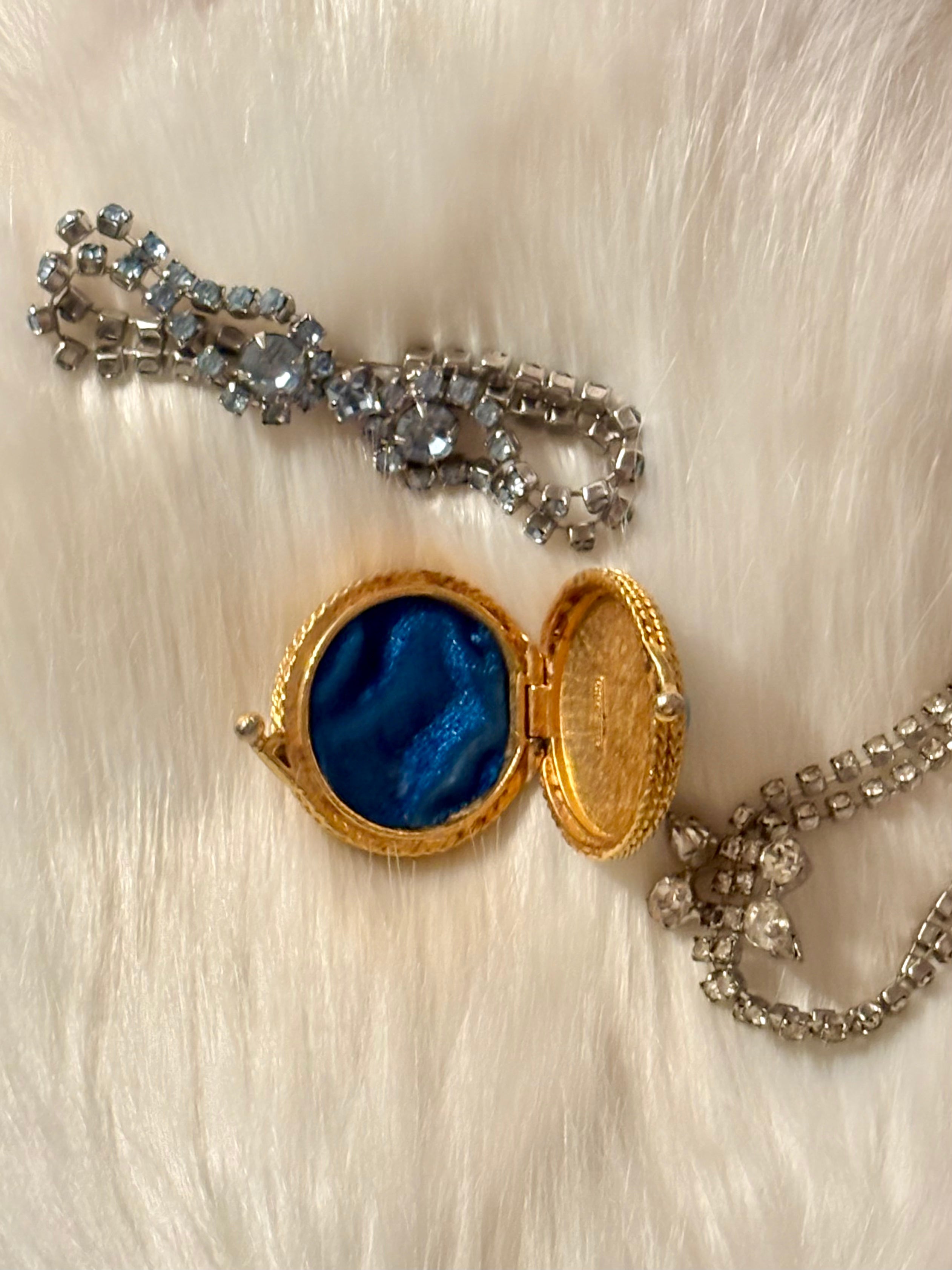 Vintage Estée Lauder Compact – 1960s