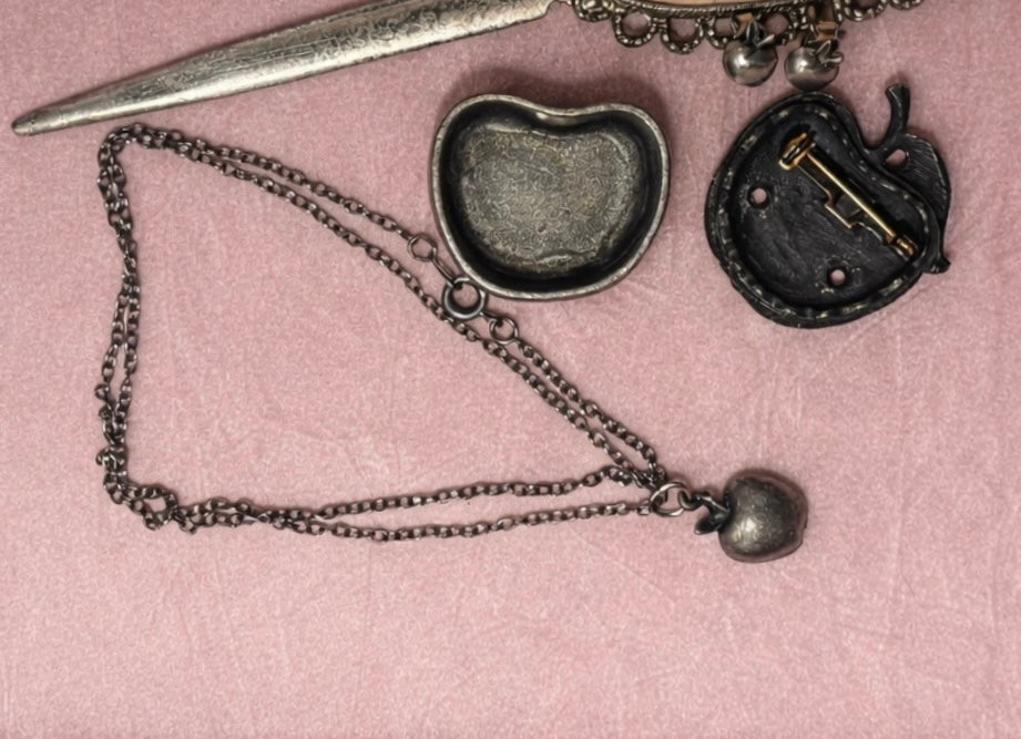 Five-Piece apple Relic