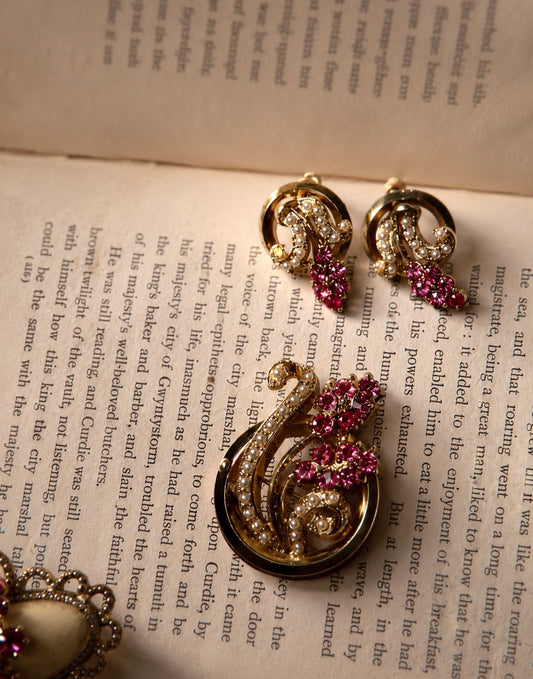 1940s pink Lilly’s retro  brooch & earrings