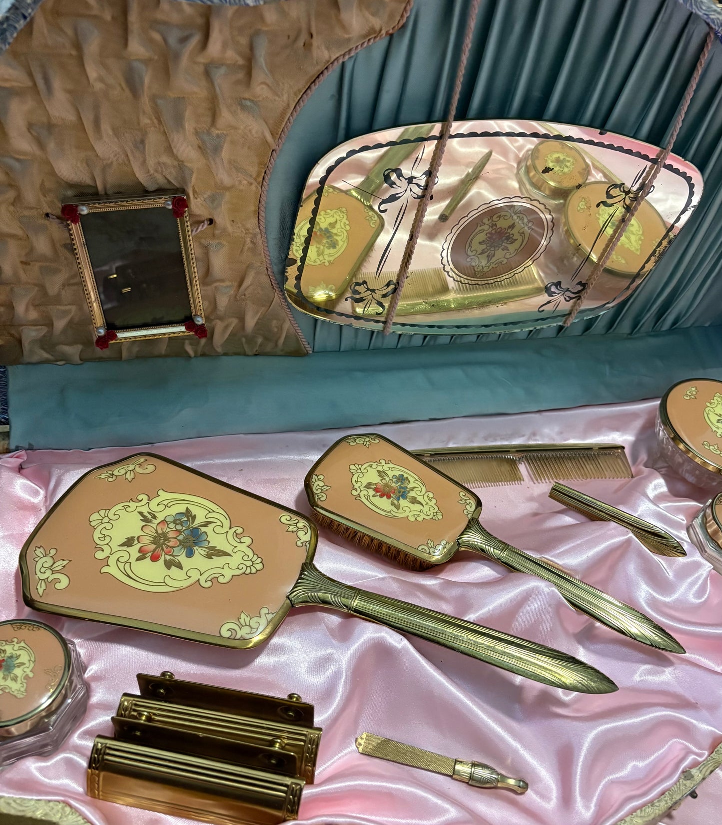 1940s Vanity set