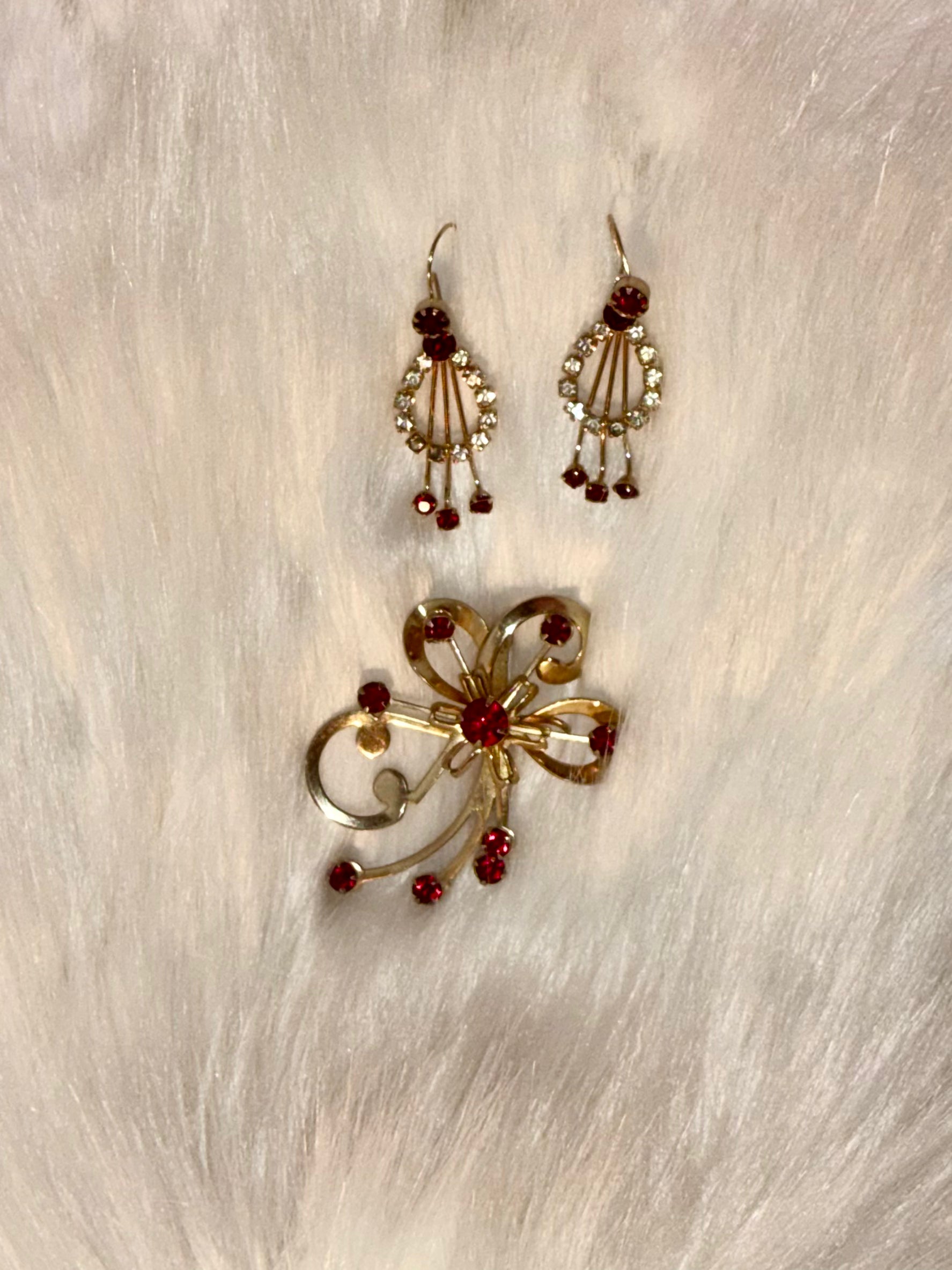 1940s red cosmic brooch, earring & pendant