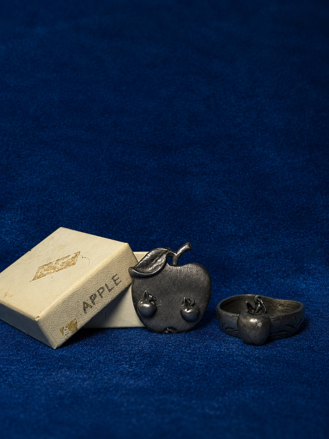Five-Piece apple Relic