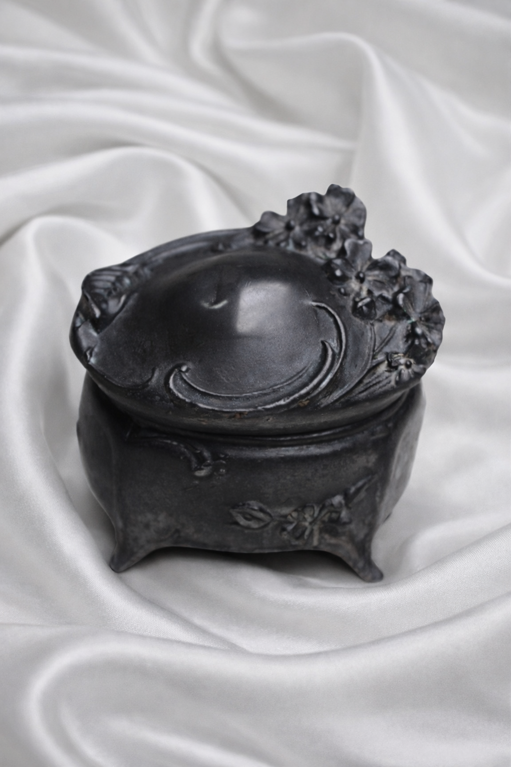 Antique Art Nouveau Floral Metal Trinket Box Vintage Jewelry Keepsake