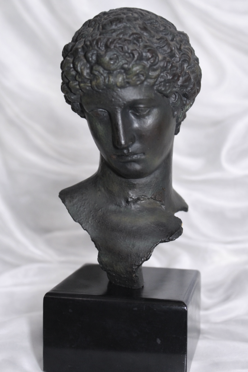 Classical Roman Bust Sculpture Vintage Art Décor Accent