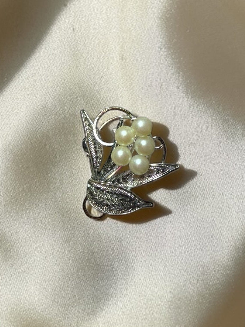 1940’s Floral Spray Brooch – Silver-Tone Filigree Pin