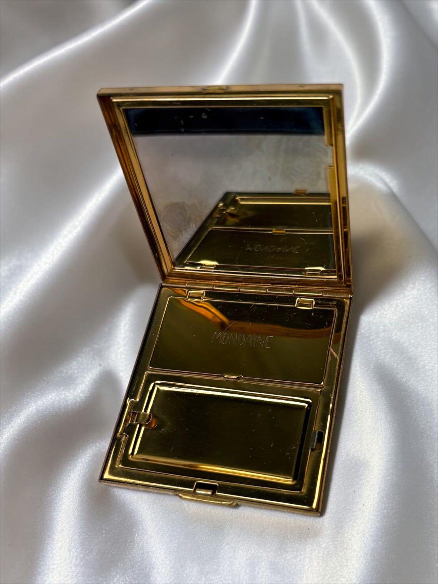 Vintage 1940s Black Enamel Compact with Floral Basket Motif – Original Rouge & Lip Product