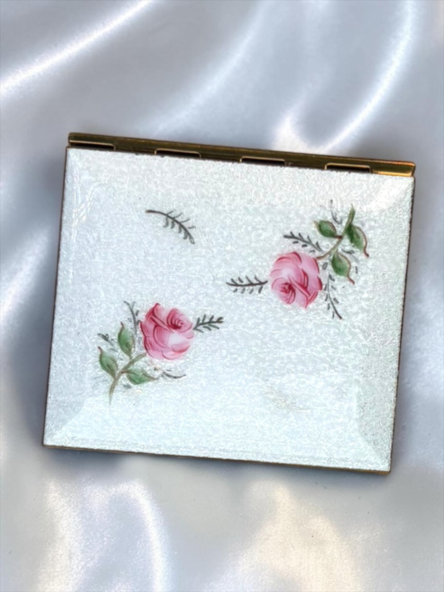 Vintage 1940s Guilloché Enamel Compact – Hand-Painted Rose Design, Fifth Avenue