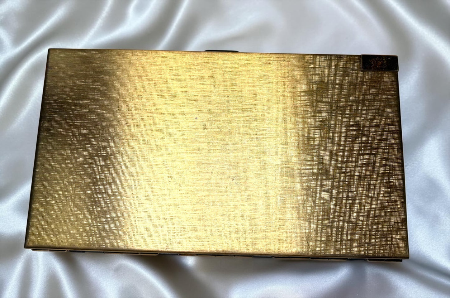 1940s Volupte Carryall Purse Compact – Lucite & Rhinestone